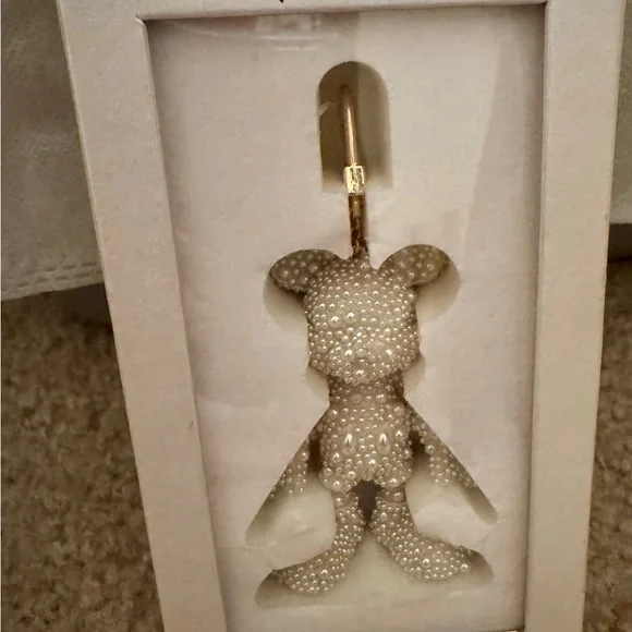 DISNEY x BAUBLEBAR Ivory Pearl Mickey Mouse Bag Charm/Keychain NIB - Picture 3 of 3